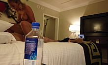 Madelyn Monroe se involucra en actividad sexual con una persona desconocida mientras está de vacaciones en Las Vegas
