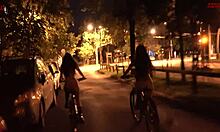 Último vídeo da dollscults: andar de bicicleta nu em público