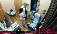 Sykepleier Aria Nicole ydmyker Genesis under den første gynekologiske undersøkelsen på sykehuset