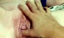 Ruiva amadora ejacula durante o jogo anal
