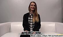 Hjemmelavet video af en underdanig model, der skriger af nydelse under sex